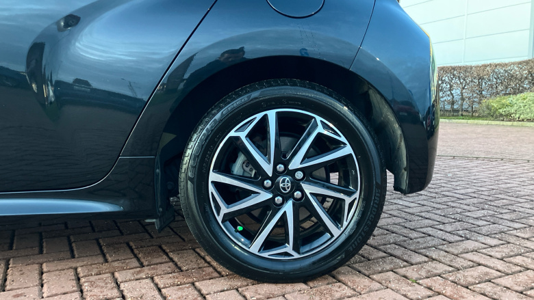 Toyota Yaris 1.5 Hybrid Design 5dr CVT Hybrid Hatchback